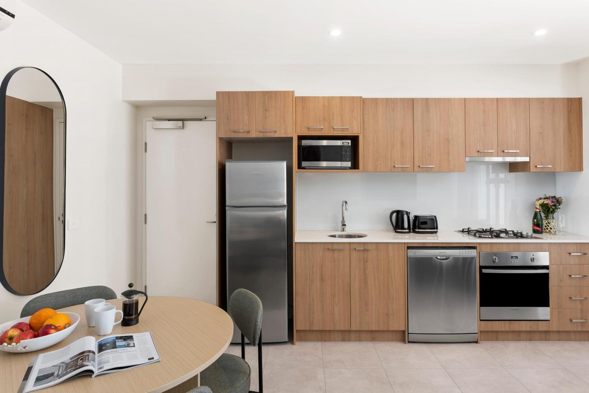Quest Ivanhoe — Photos 1